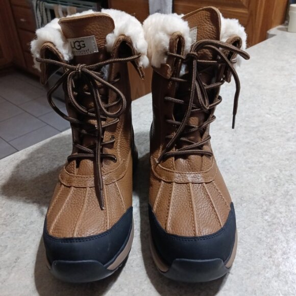 Ugg Adirondack III Boots/size 10 - Picture 4 of 6
